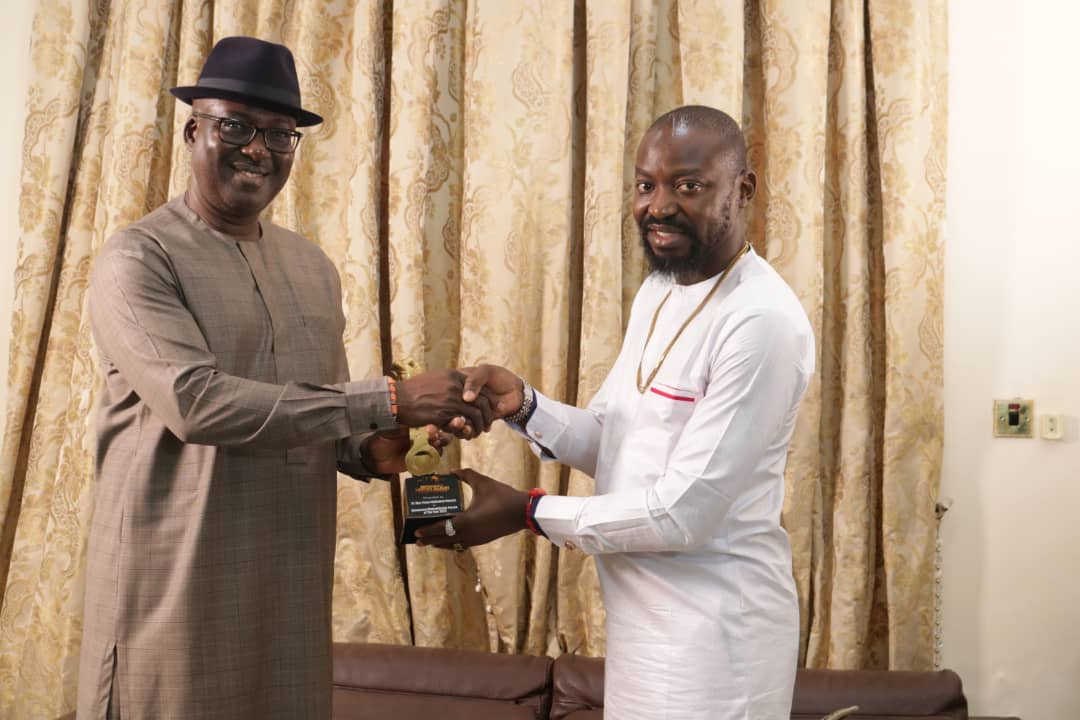 Ex Deputy Speaker, Nwuche Receives Humanitarian Personality Of The Year Award